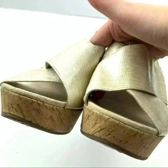 Joan & David Circa Wedge Flatform CJWANDY 7.5 Gold - Picture 8 of 12